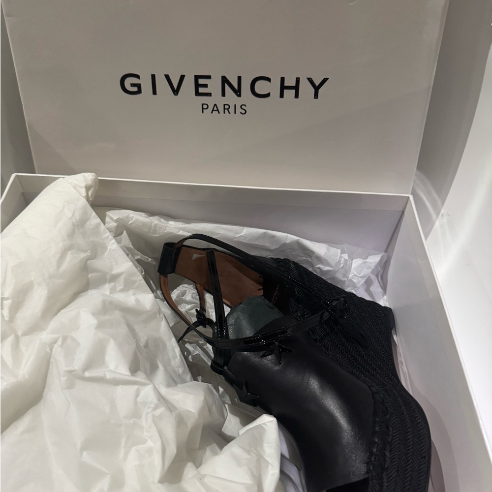 Givenchy Paris NEW